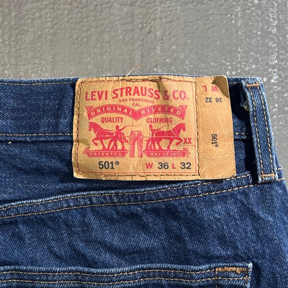 Levi’s 501 Men's Original Fit Dark Wash Jeans W36 L30 - Picture 6 of 9